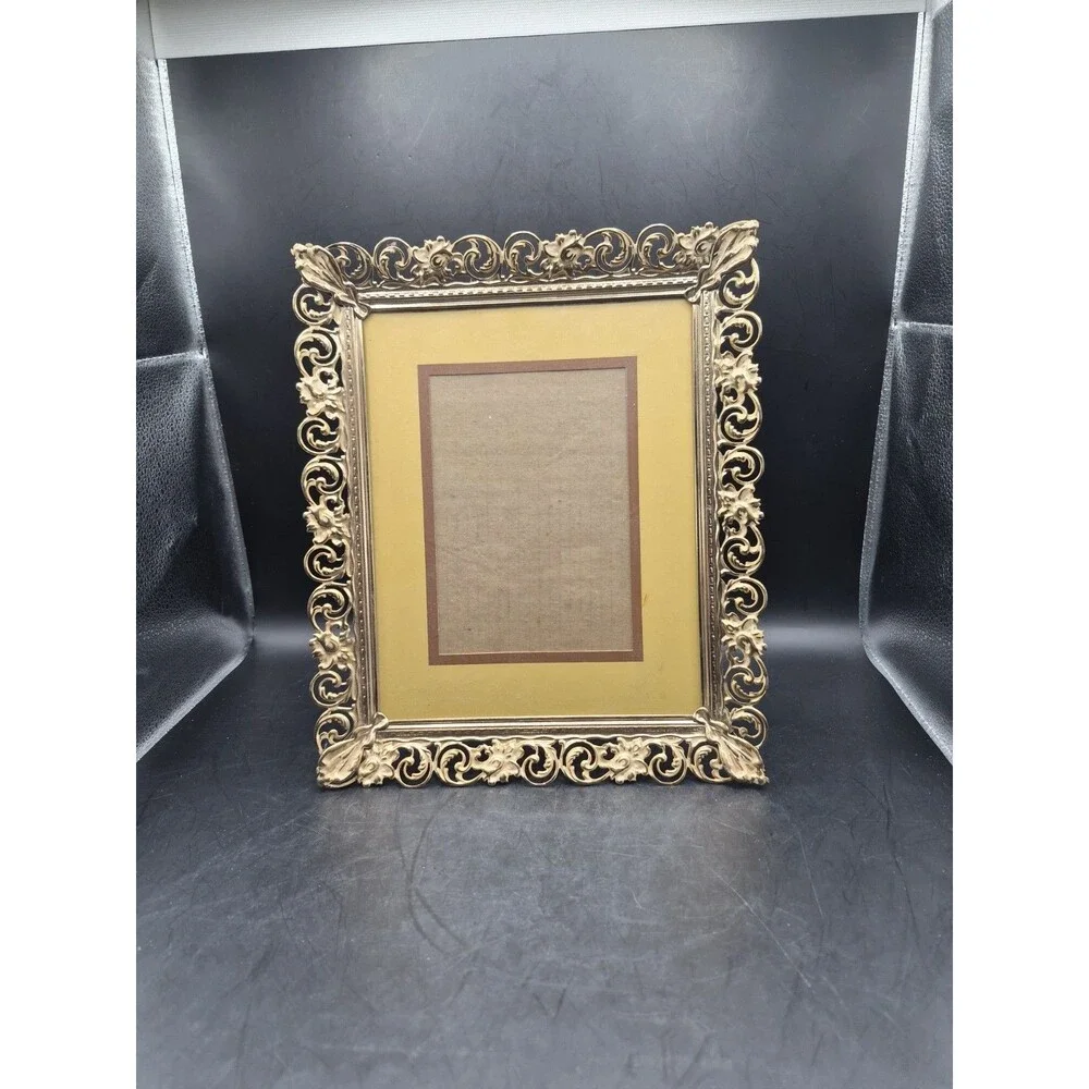 Vintage Ornate Hollywood Regency Gold Metal Filigree Floral 5x7 Picture Frame